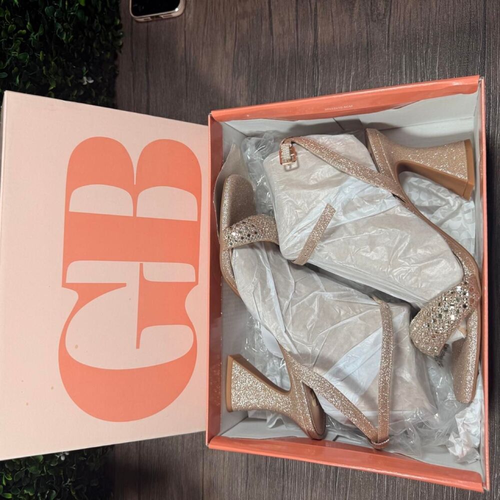 Gianni-bini Women's Tan and Pink Courts